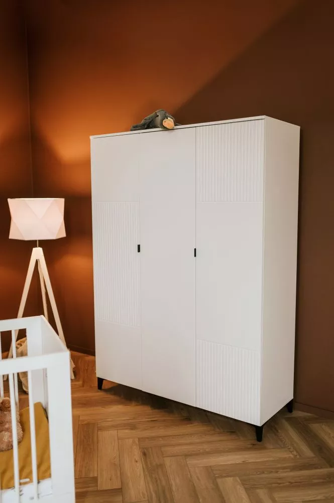 Skapis Mia SZ · Balts · 137 × 52 × 191 cm