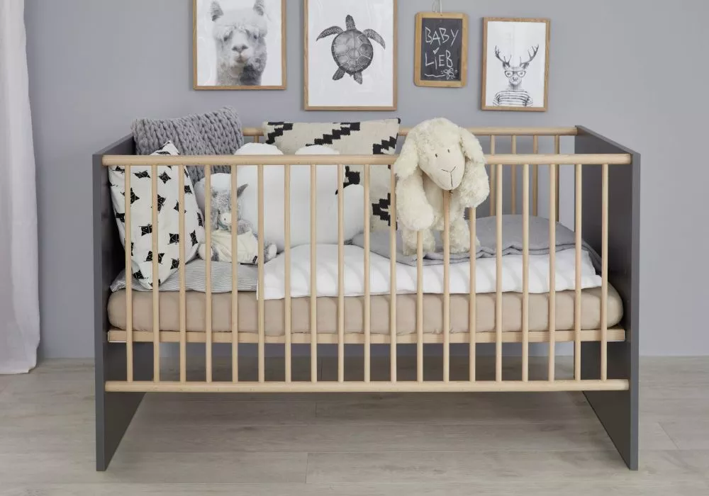 Bērnu gultiņa Mats 05 ar stelāžu Korpusa krāsa: pelēks, Guļamvietas platums: 70 cm, Guļamvietas garums: 140 cm, Elementu