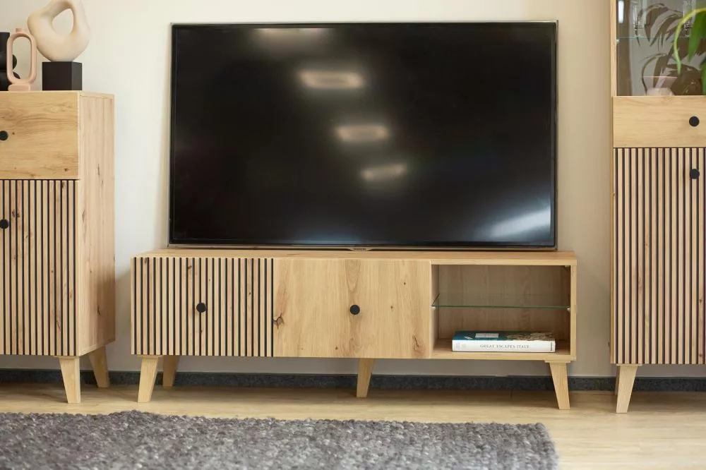 TV tumba Berlin RTV138 · 135 × 42 × 45 cm