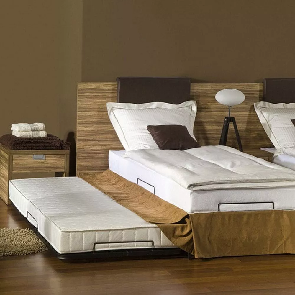 Gulta Edilia ar stelāžu Guļamvietas platums: 180 cm, Guļamvietas garums: 200 cm, · Dzeltens · 180 × 207 × 32 cm