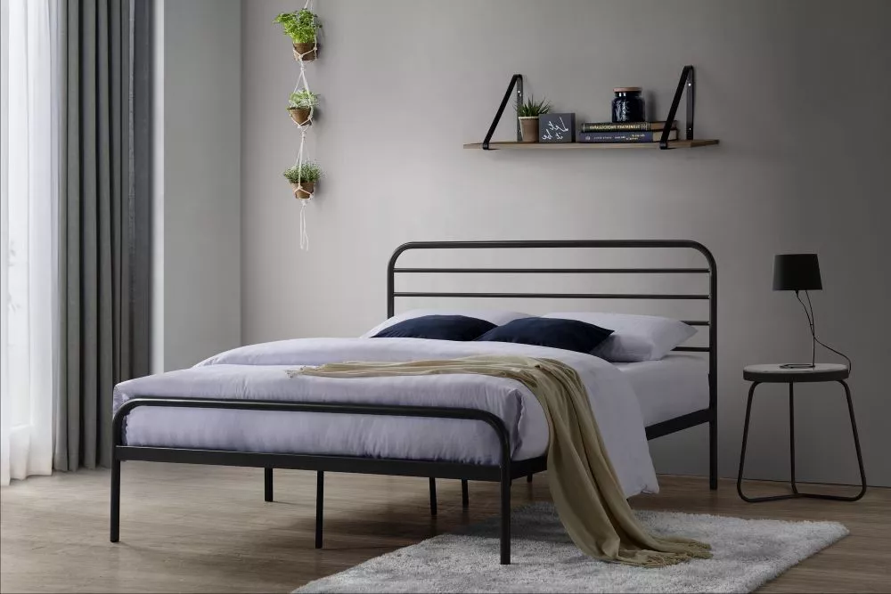 Gulta Bolonia Classic ar stelāžu Guļamvietas platums: 140 cm, Guļamvietas garums: 200 cm, · Melns · 142 × 206 × 102 cm