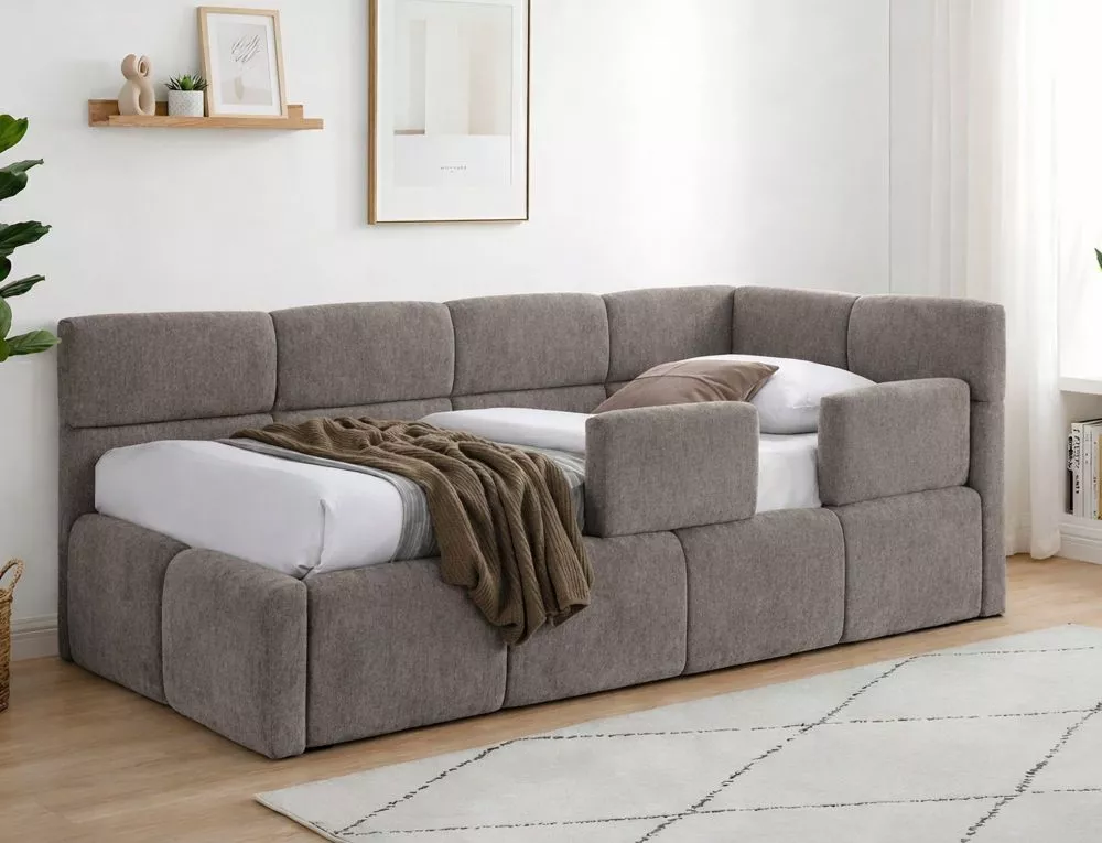 Gulta Emma Raven 90x200 ar stelāžām Guļamvietas platums: 90 cm, Guļamvietas garums: 200 cm, · Tumši bēšs · 109 × 220 × 8