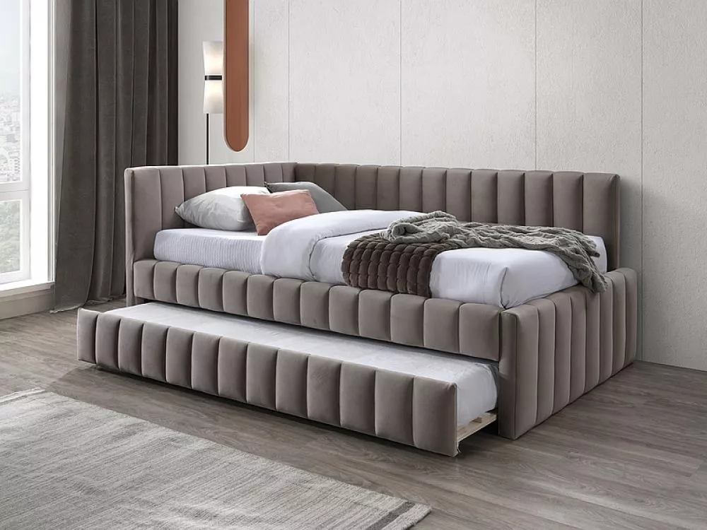 Gulta Alfie Velvet 120x200 ar stelāžām Guļamvietas platums: 120 cm, Guļamvietas garums: 200 cm, · Tumši bēšs · 133 × 216