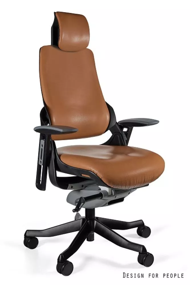Datorkrēsls Wau Leather Korpusa krāsa: brūns, Elementu krāsa: melns, Sēdvietas platums: 47 cm, · 68 × 51 × 117 cm