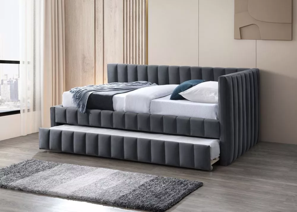 Gulta Alfie Velvet 120x200 ar stelāžām Guļamvietas platums: 120 cm, Guļamvietas garums: 200 cm, · Pelēks · 133 × 216 × 9