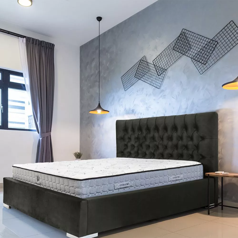 Gulta Chester Monolith Standard ar stelāžu Guļamvietas platums: 180 cm, Guļamvietas garums: 200 cm, stelāžas tips: koka,