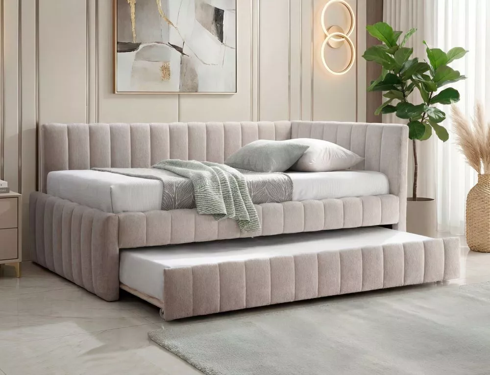 Gulta Alfie Raven 120x200 ar stelāžām Guļamvietas platums: 120 cm, Guļamvietas garums: 200 cm, · Gaiši bēšs · 133 × 216 