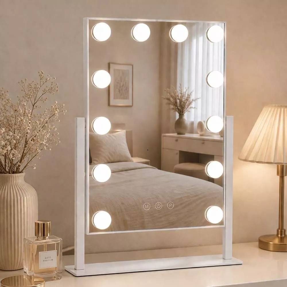 Spogulis Hollywood 34x47 ar LED · 34 × 47 cm