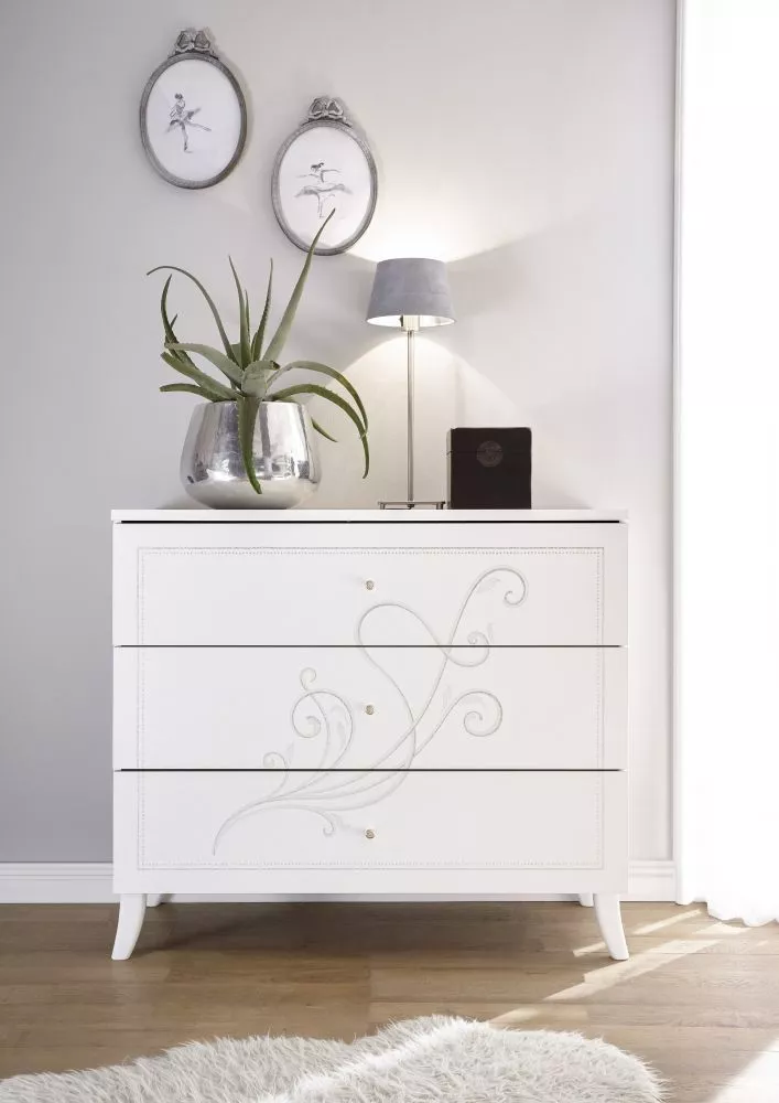 Kumode Nivea · Balts · 104 × 46 × 92 cm