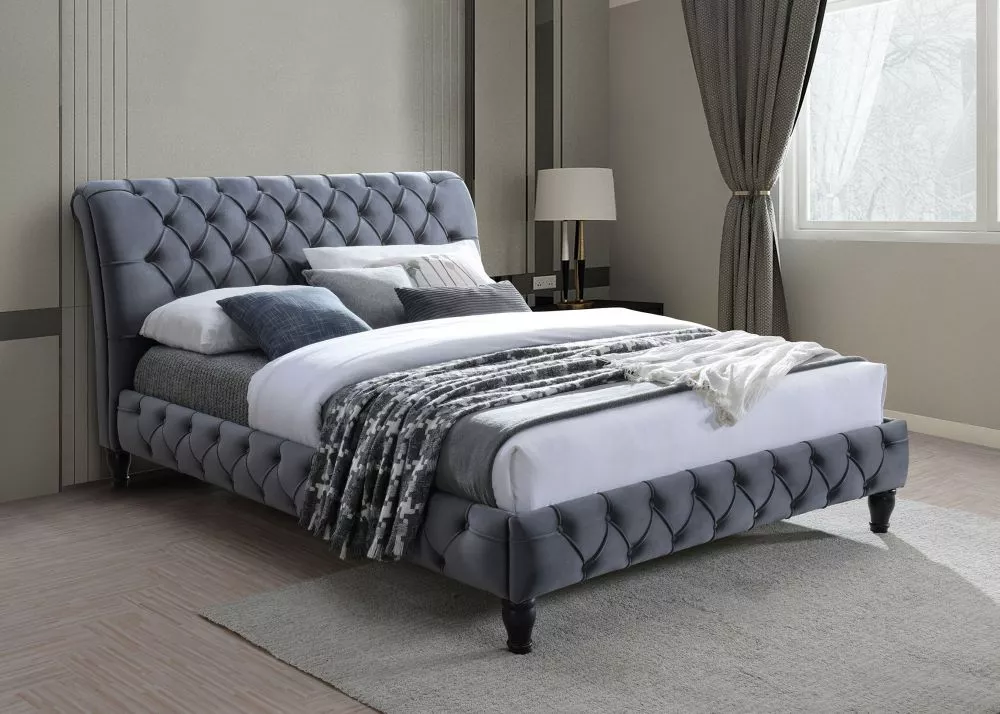 Gulta Malena Velvet 160x200 ar stelāžu Guļamvietas platums: 160 cm, Guļamvietas garums: 200 cm, · Pelēks · 172 × 235 × 1