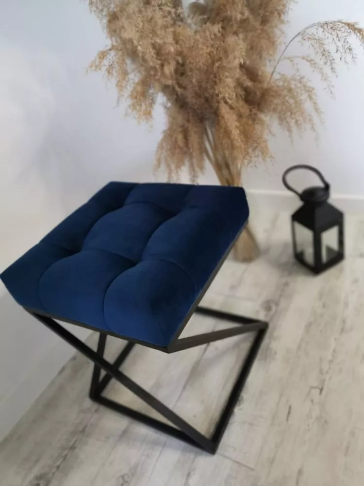 Pufs Kiko Black Standard Auduma numurs: Amore 15, · Zils · 35 × 44 × 35 cm